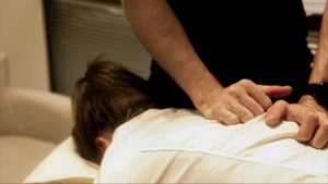 Jak masaż biurowy transformuje nowoczesne miejsca pracy